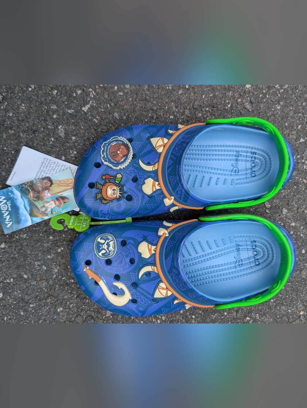 Crocs Kids' Blue Moana Graphic Clogs (New) Size J6